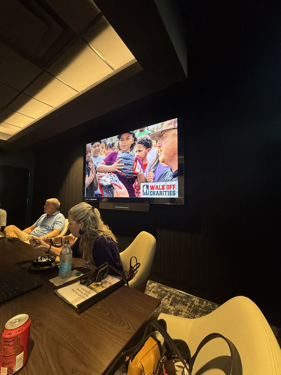 WalkOffCharities tweet media