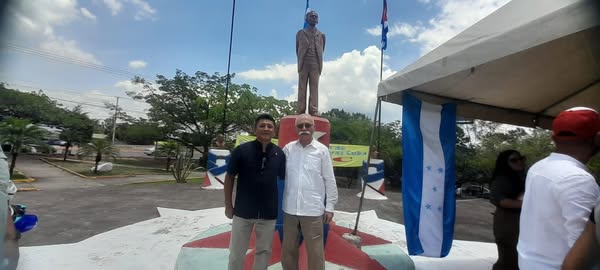 En Tegucigalpa, Honduras, el Vicepresidente del <a href="/PARLACEN/">PARLACEN</a> HD Nedis Licona, invitado a los actos conmemorativos por 30 aniversario años de la muerte del prócer José Martí, político, diplomático, poeta, ensayista y periodista cubano