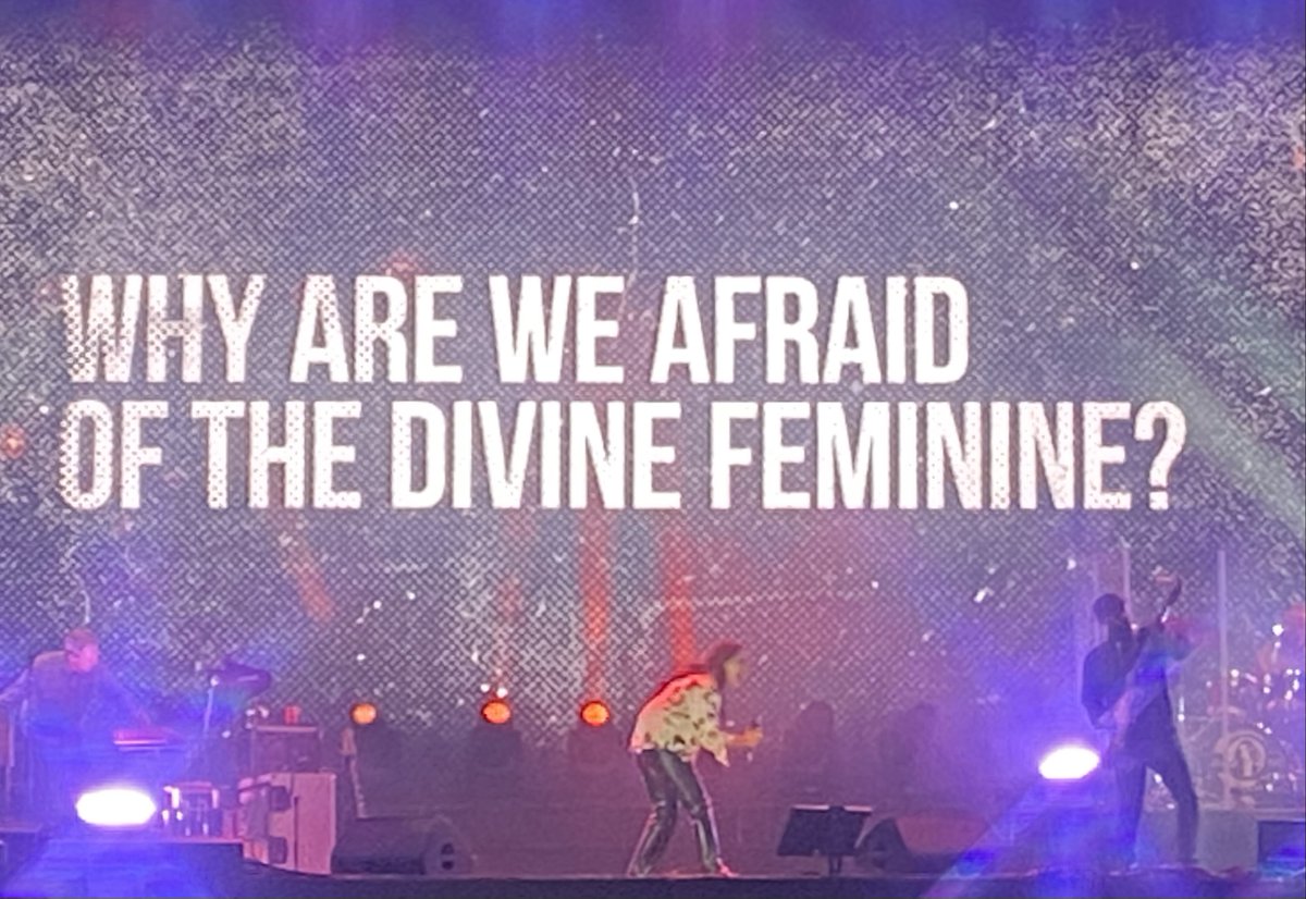 thedisayer's tweet photo. @Alanis I enjoyed you this close (quite a feat). I saw you in 1996. Then in 1999, later 2022 and now 2025. Totally connect w/the Triple Moon concept (Actually wrote about it in my 2nd book, not published yet, Reporte Rojo). Did you notice Hecate being present in Tecate? ✨😊❤️U🙏 https://t.co/godnnTZJJg