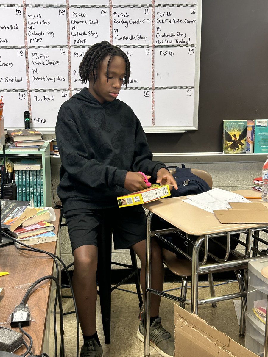 alpsaacps's tweet photo. 7th graders in Ms. Lake’s Advanced ELA class at @CroftonMSAACPS combine literacy &amp; engineering skills to create #novelengineering projects for their historical fiction novels! Students had to track a conflict, identify the “client” (character), and design a solution! @SREILAACPS https://t.co/AdLMst7p5t