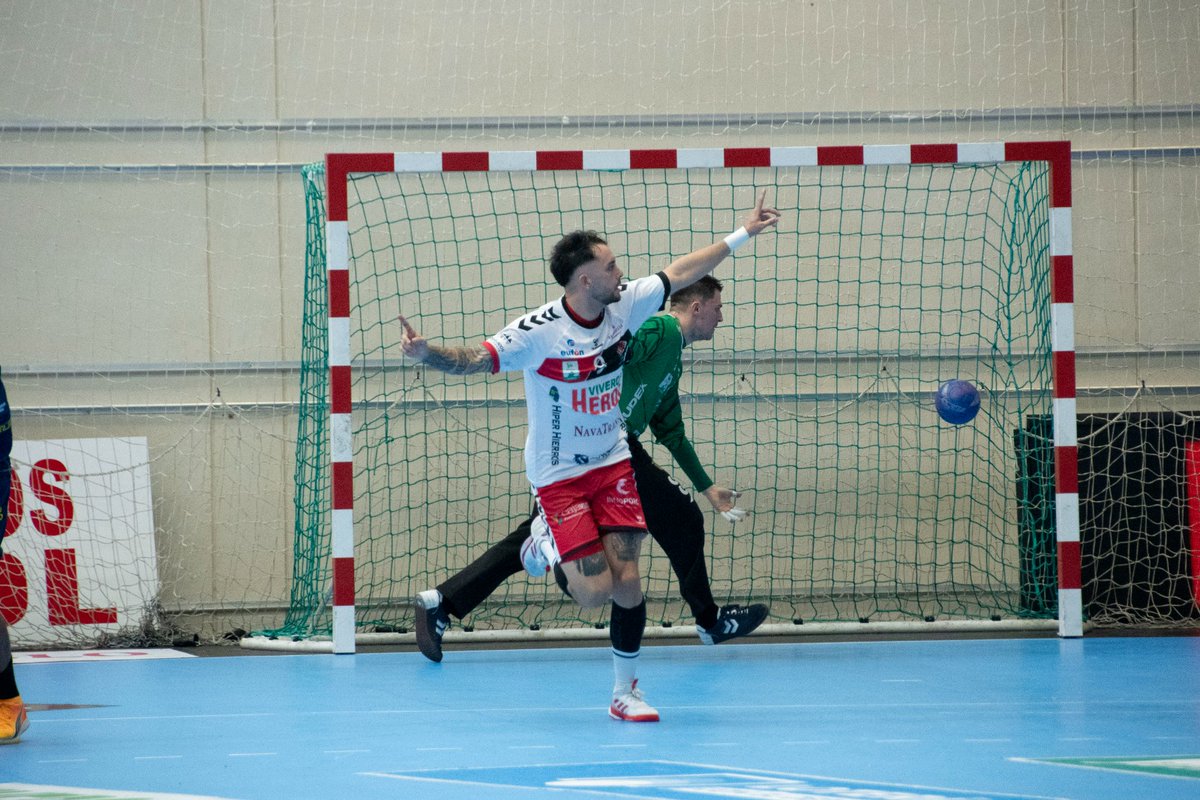 Club Balonmano Nava 🤾🇮🇩 (@balonmanonava) on Twitter photo ¿Pero y ese 𝙂𝙊𝙇𝘼𝙕𝙊? 🫣 <a href="/daniperez_9/">Dani Pérez</a>
𝐓𝐎𝐎𝐎𝐎𝐏 3️⃣ 🙌🏻
📸 Daniel Pérez.
#ViverosHerolBmNava 🔴⚪️
#GuerrerosNaveros
#LigaPlenitude ¿Pero y ese 𝙂𝙊𝙇𝘼𝙕𝙊? 🫣 <a href="/daniperez_9/">Dani Pérez</a>
𝐓𝐎𝐎𝐎𝐎𝐏 3️⃣ 🙌🏻
📸 Daniel Pérez.
#ViverosHerolBmNava 🔴⚪️
#GuerrerosNaveros
#LigaPlenitude
