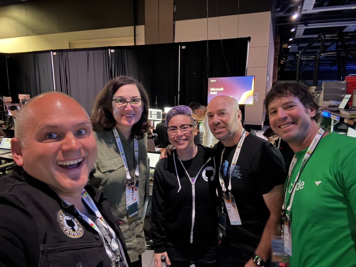 Backstage at Build with <a href="/amandaksilver/">Amanda Silver</a> <a href="/jldeen/">Jessica Deen</a> <a href="/burkeholland/">Burke Holland</a> <a href="/damovisa/">Damian Brady 🥑 🏠</a>  - great to see Jessica rocking the keynote stage.