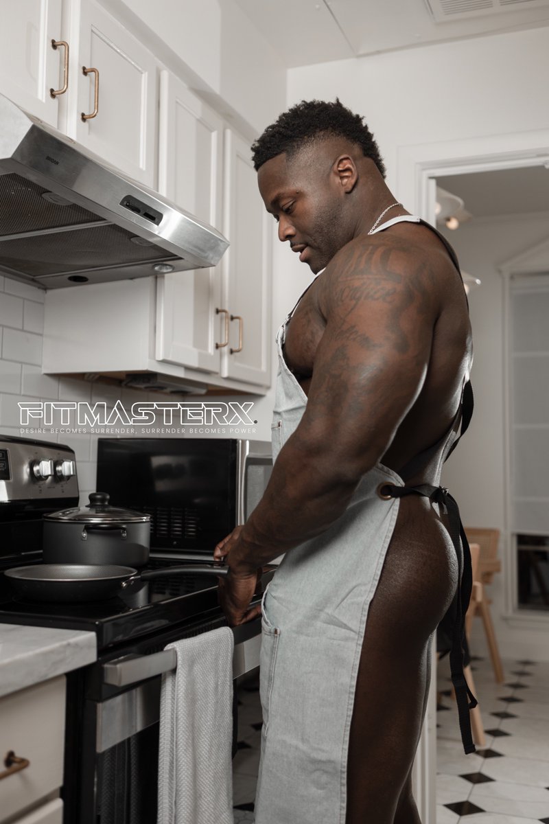 FitmasterX's tweet photo. Did you have your breakfast this morning? 

#freaktwitter #bdsm #sexyblackkings #onlyfans #xxx #musclestud #chudai #nsfw https://t.co/efZ7ENcpjo