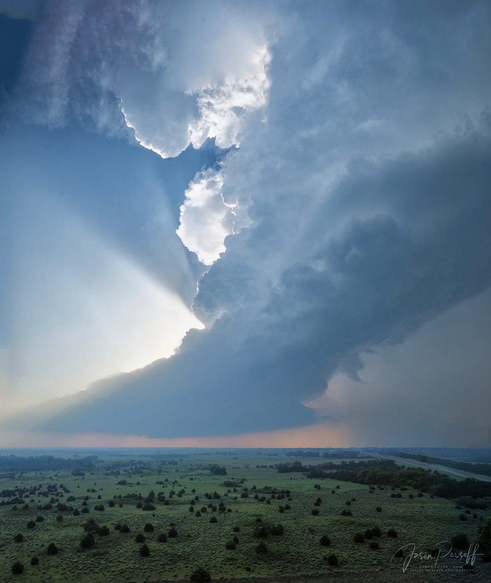 Missed the amazing LP tornado on Saturday by lead than an hour but managed this drone and 5 shot panorama blend to get the barber pole structure near Arnett, OK #okwx #wxtwitter