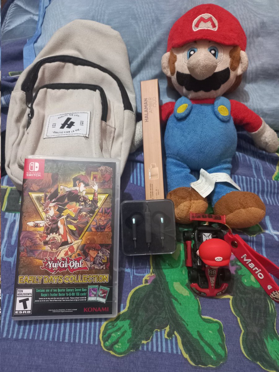 Lotsiren2772's tweet photo. Estos son, todos mis regalos que tuve por mi cumpleaños que son hermosos y especiales todos los regalos gracias https://t.co/d5jjPtt0gw
