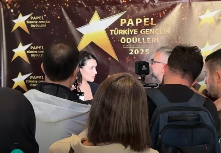 Tüm gözler üstünde yıldızı parlayanım Cemrem harikasın 🌟🤍

#CemreArda <a href="/CemreArdaa/">Cemre Arda</a>