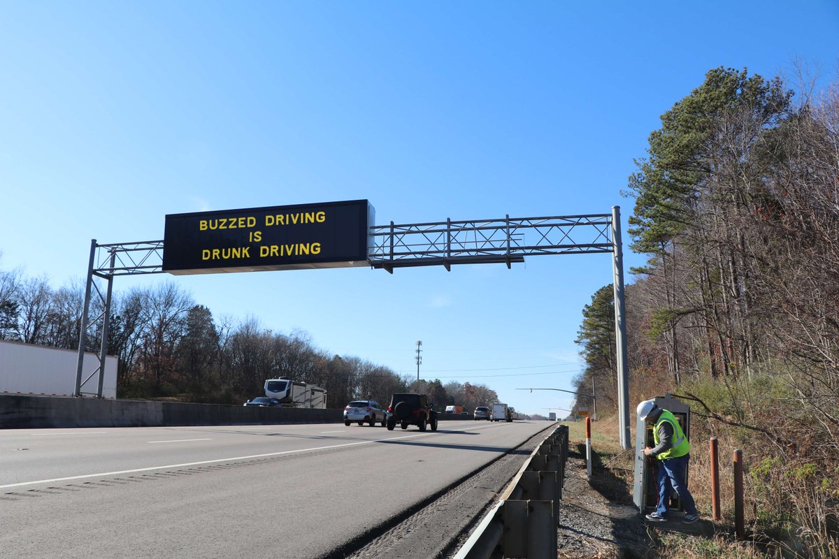 Daktronics's tweet image. From initial planning to final acceptance, our #DakTransportation experts provide comprehensive support to ensure your project&apos;s success. 🔧 #ContractorSuccess