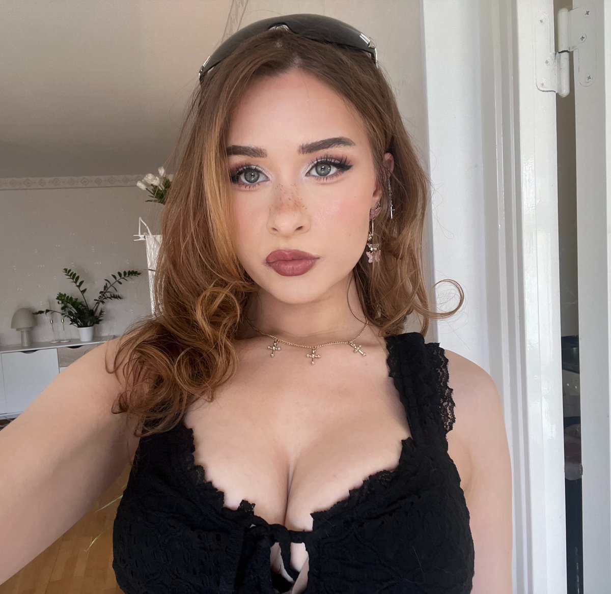 Elina 🐒 tweet media