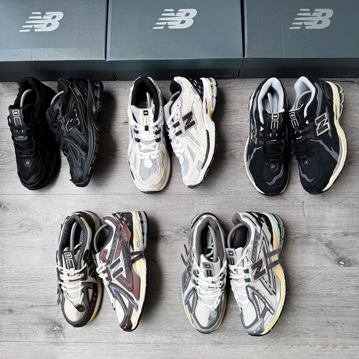 royethegreat's tweet image. *15 COLORWAYS OF BIG SIZE NEW BALANCE 1906 SERIES BACK IN STORE* 🏬
👟: *40 - 47*‼️
👟: *40 - 45*
🏷️: *#74,000 NAIRA LAST*
👟: *46 & 47*
🏷️: *#79,000 NAIRA LAST*