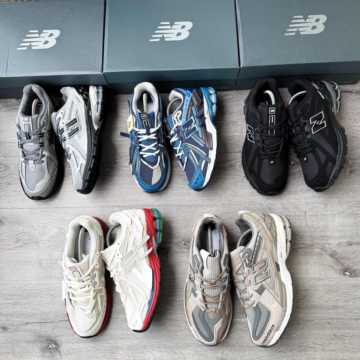 royethegreat's tweet image. *15 COLORWAYS OF BIG SIZE NEW BALANCE 1906 SERIES BACK IN STORE* 🏬
👟: *40 - 47*‼️
👟: *40 - 45*
🏷️: *#74,000 NAIRA LAST*
👟: *46 & 47*
🏷️: *#79,000 NAIRA LAST*