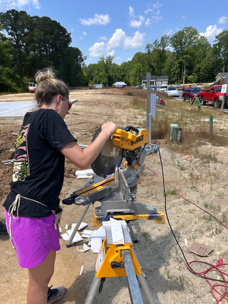 1ABMedia's tweet image. Some of our Wilmington crew volunteered w/ Cape Fear Habitat for Humanity last week! Jen, Ashlea, Josie, Katie, & Shanley helped w/ some crucial parts of a home build in a new affordable housing neighborhood. Thank you to CFHH for letting us be a small part of this project.