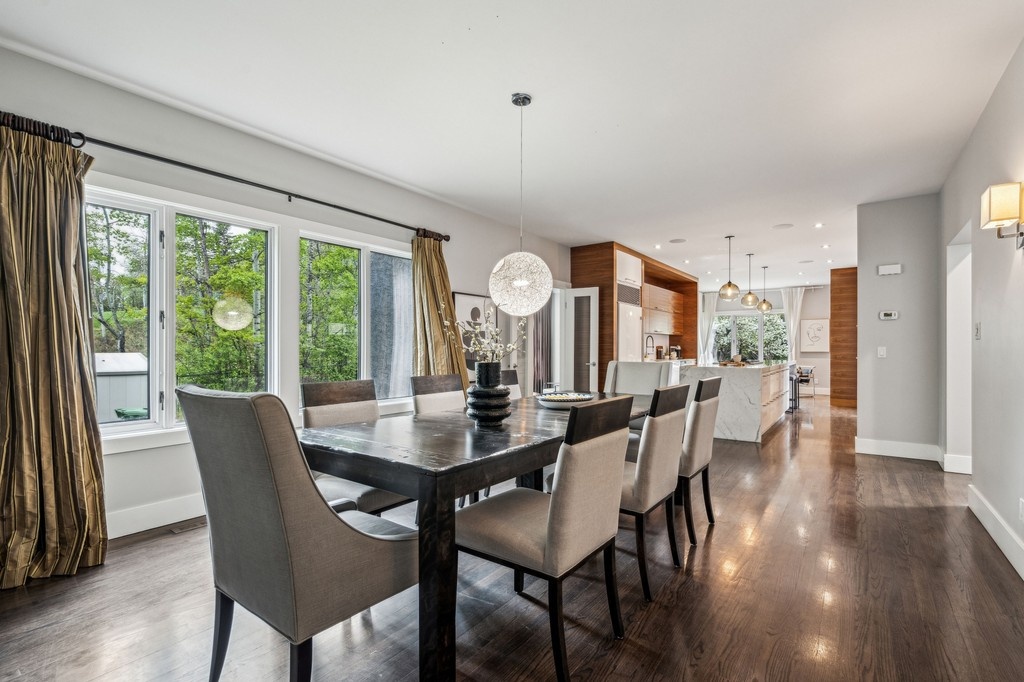 SonaVisual's tweet photo. 🏡 Impactful Interiors &amp; Aerials 🚁⁠
⁠
We recently had the pleasure of capturing this gorgeous Calgary property for our amazing client, and wow, the modern interior design is giving us all the vibes! 😍✨⁠ https://t.co/FkE9hxeF9x