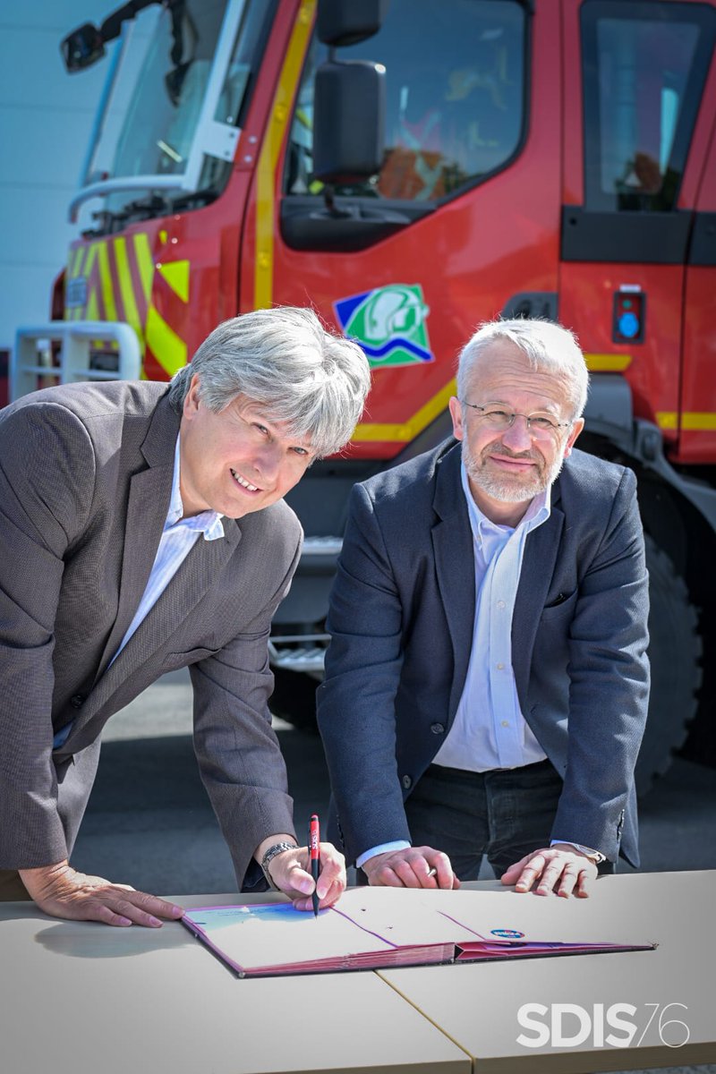 Sdis76's tweet image. 🚨 Signature d’un partenariat inédit entre le #SDIS76 &amp;amp; @EDF_Paluel pour renforcer l’entraînement et la coordination de nos équipes face aux risques majeurs ! 

✅ Entraînements conjoints #FARN/Sdis76
✅ Mutualisation des moyens
✅ Formations ciblées

#SécuritéCivile #Nucléaire