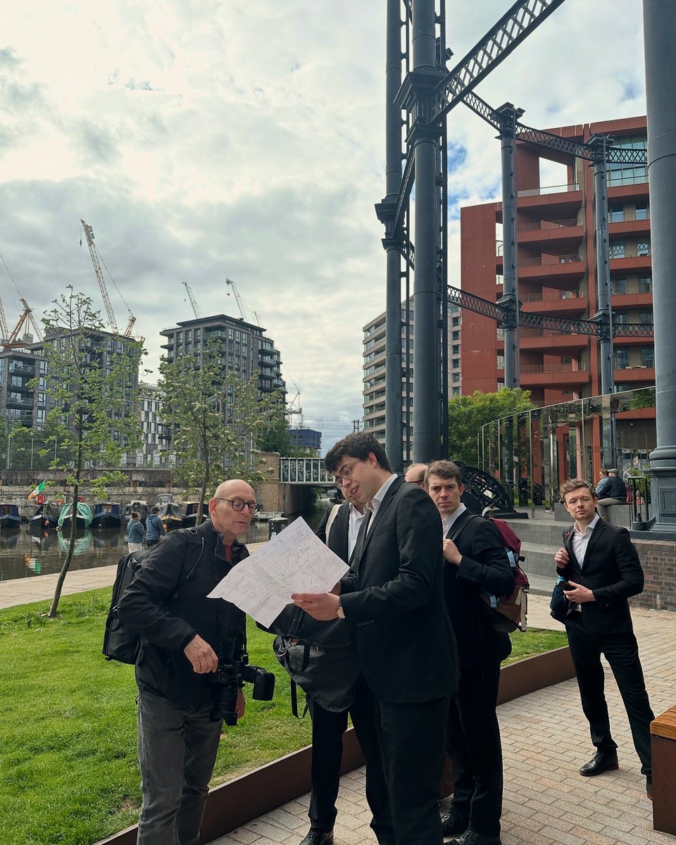 Snaps from the city 📸 

Behind the scenes from our latest London photo shoot — the first with our newest member, Simon.

We dodged the drizzle, struck a few poses, and confused a tourist or two as we wandered through some of London’s prettiest streets.