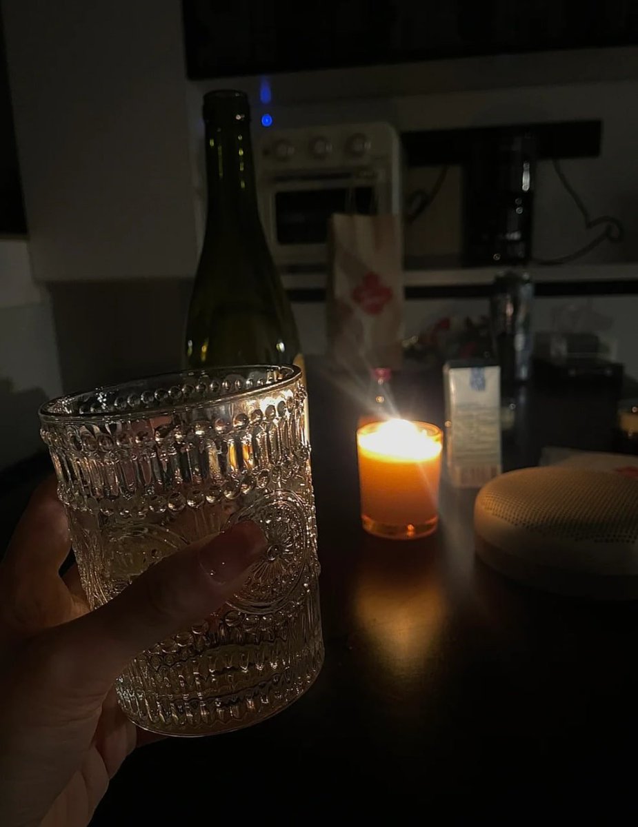 私のように、家で一人で飲んだり吐いたりして気を失うのが好きな人はいませんか。そのまま寝てしまうと、次の日は頭痛がして一日中元気がなくなります。🍷🍺