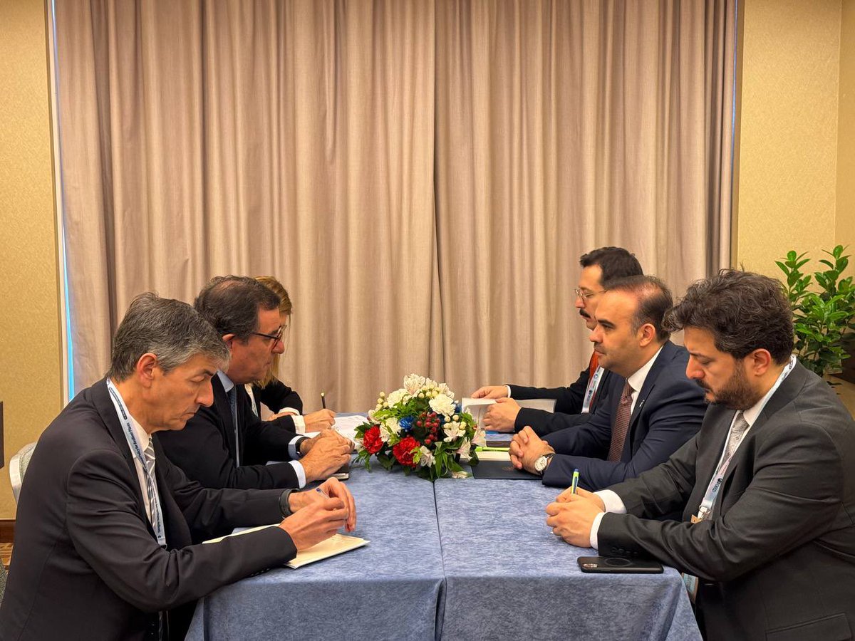 📍Varşova, Polonya

OECD Bölgesel Kalkınma Politika Komitesi Bakanlar Toplantısı marjında;

🇵🇹 Portekiz Bölgesel Uyum Bakanı Manuel Castro Almeida

🇨🇿 Çekya Bölgesel Kalkınma Bakanı Petr Kulhánek

🇧🇬 Bulgaristan Bölgesel Kalkınma ve Bayındırlık Bakanı Ivan Ivanov

🇸🇮 Slovenya