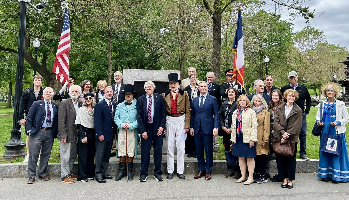 Consulate of France in Boston (@franceinboston) on Twitter photo Le 20 mai 2025, à l’occasion du #LafayetteDay, le Consul général a participé à la commémoration du bicentenaire de la visite du marquis de Lafayette à Boston, célébrant son héritage et son rôle clé dans les liens entre la France et les États-Unis.
<a href="/franceintheus/">Embassy of France in the U.S.</a> <a href="/francediplo/">France Diplomatie 🇫🇷🇪🇺</a> Le 20 mai 2025, à l’occasion du #LafayetteDay, le Consul général a participé à la commémoration du bicentenaire de la visite du marquis de Lafayette à Boston, célébrant son héritage et son rôle clé dans les liens entre la France et les États-Unis.
<a href="/franceintheus/">Embassy of France in the U.S.</a> <a href="/francediplo/">France Diplomatie 🇫🇷🇪🇺</a>