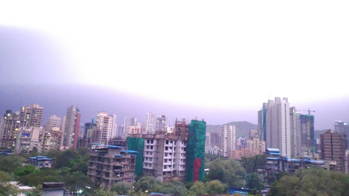 Deep_2403's tweet photo. @s_r_khandelwal #Mulund  #MumbaiRains https://t.co/q3QsIHfgSa