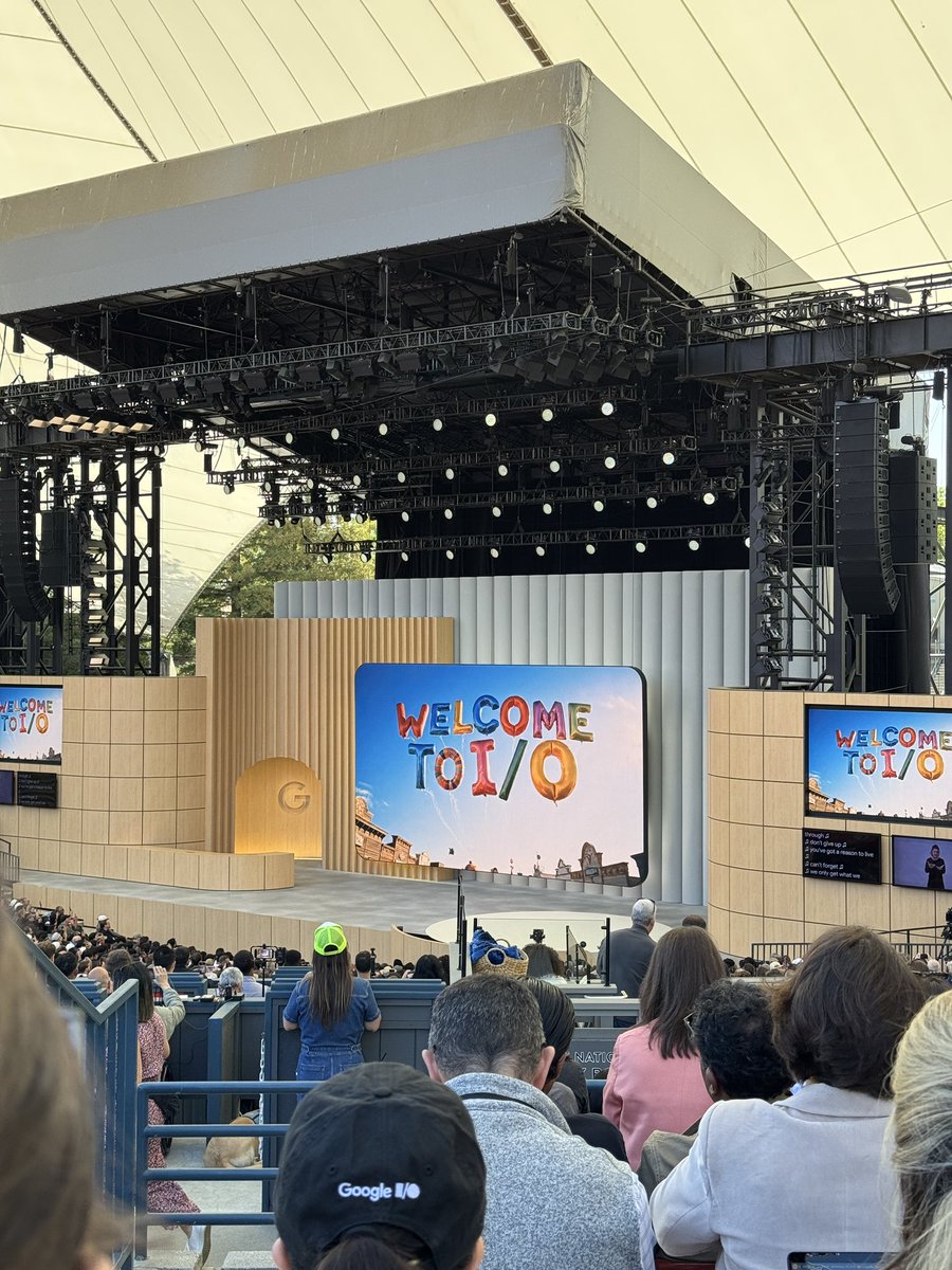 rajan_vaish's tweet image. At @googleio - thanks to @GoogleStartups for the invite! 😊