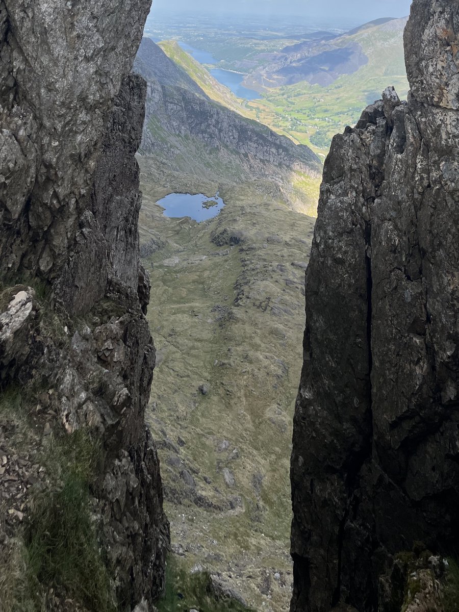 Mark Seaton (@guidemark) on Twitter photo Anyone want buy a house just 30 mins drive from an ascent of Snowdon : Looking down from Crib-Goch this morning
rightmove.co.uk/properties/159… Anyone want buy a house just 30 mins drive from an ascent of Snowdon : Looking down from Crib-Goch this morning
rightmove.co.uk/properties/159…