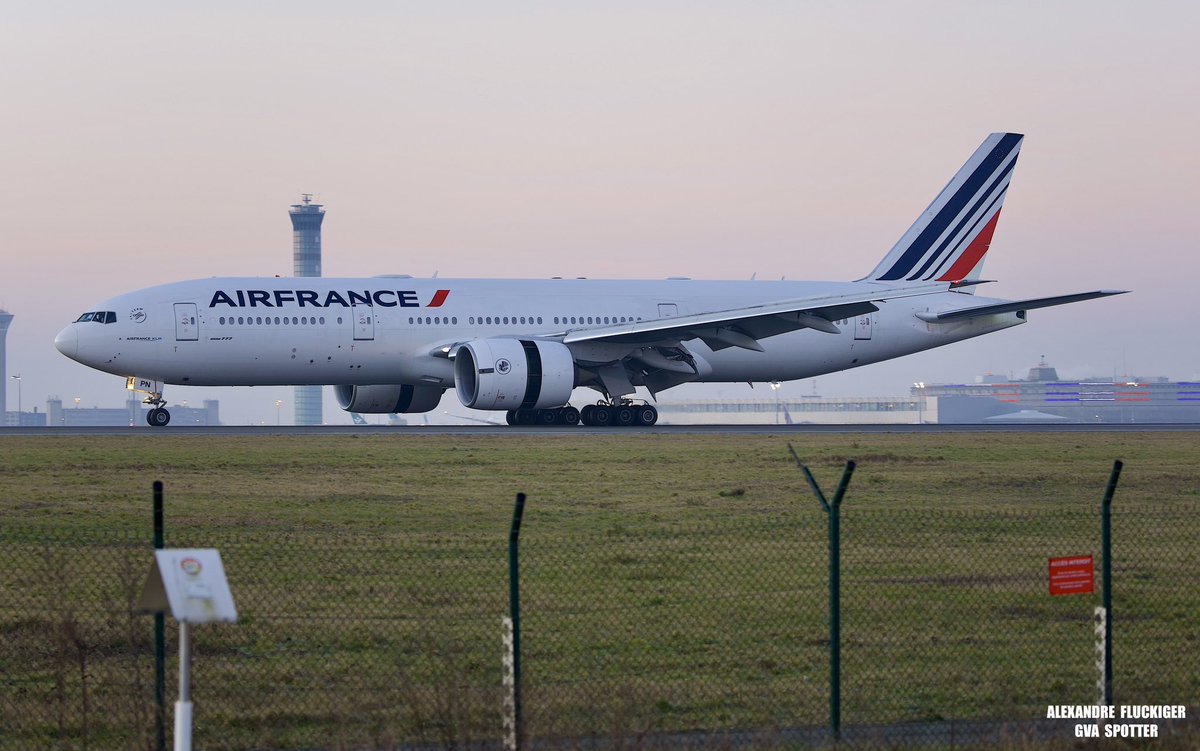 777er300's tweet photo. Air France 🇫🇷 
F-GSPN
Boeing 777-228(ER)
CDG 16-02-2025 🇫🇷
@airfrance https://t.co/ai4iFaRAIr