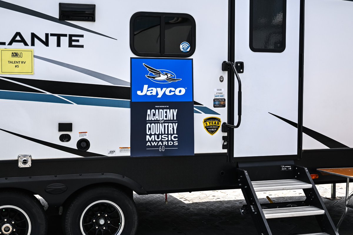 ACMawards's tweet image. Ever wonder where the stars get ready for the #ACMawards? Shoutout to #JaycoRV for giving our Country Music artists a comfortable place to hang out and do last-minute touch-ups before the show! 🚐