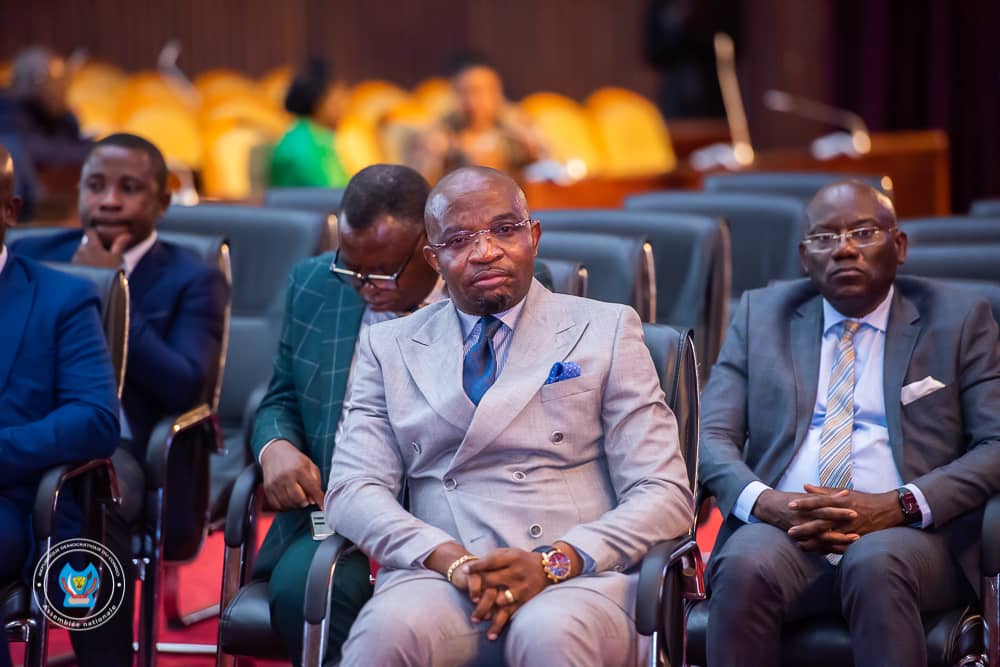 🔔 <a href="/AssembleeNatRDC/">Assemblée nationale 🇨🇩</a>  
La séance plénière de ce mardi 20 mai 2025, consacrée uniquement à l'examen du projet de loi portant prorogation de l'état de siège sur une partie du territoire a débuté avec une importante communication de l'Hon. Président <a href="/VitalKamerhe1/">Vital Kamerhe</a>
[1/2]