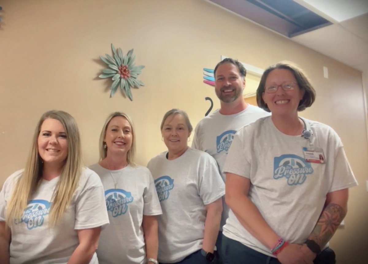HyperbaricAware's tweet photo. This Hyperbaric Awareness Month, we celebrate the UT Health Athens Wound Healing Center team for their outstanding contributions to wound care! Thank you, Cassie, Gannon, Stacie, Rebecca, and Tiffany, for your dedication! #HyperbaricAwarenessUSA #HyperbaricAware https://t.co/6lsxjEmtMJ