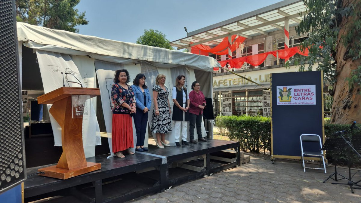 FES_ACATLAN's tweet photo. #HoyEnLaFES inauguración en el Corredor Multidisciplinario la Primera #FeriaDelLibro de la FESAcatlán, Entre Letras y Cañas. #AcatlanEsGrande #AcatlanEngrandece https://t.co/muBXMJe3eP