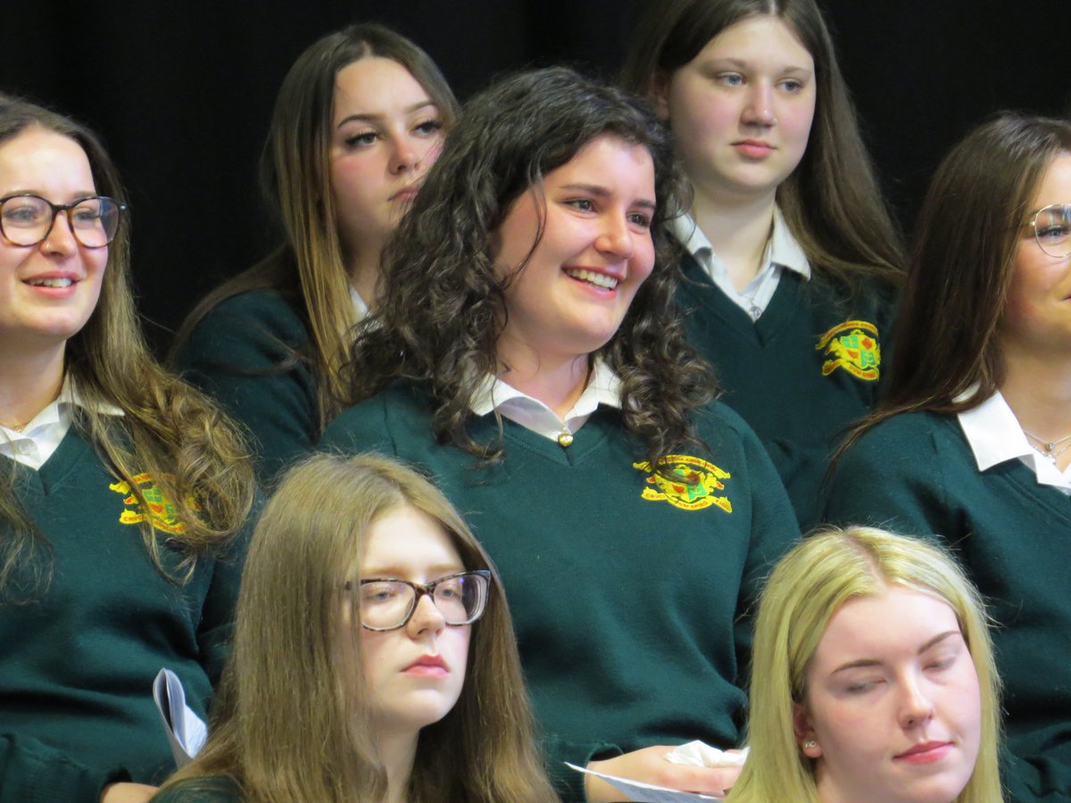 At the 6th Year graduation, some very special awards were presented. Sara Morgan Jorge received the coveted Joy Award, Nikita Duff won the Academic Prize and the Salters Sterling Leadership Award was presented to Emily Farrell. A special award was also given to Meriem Zemmouri.