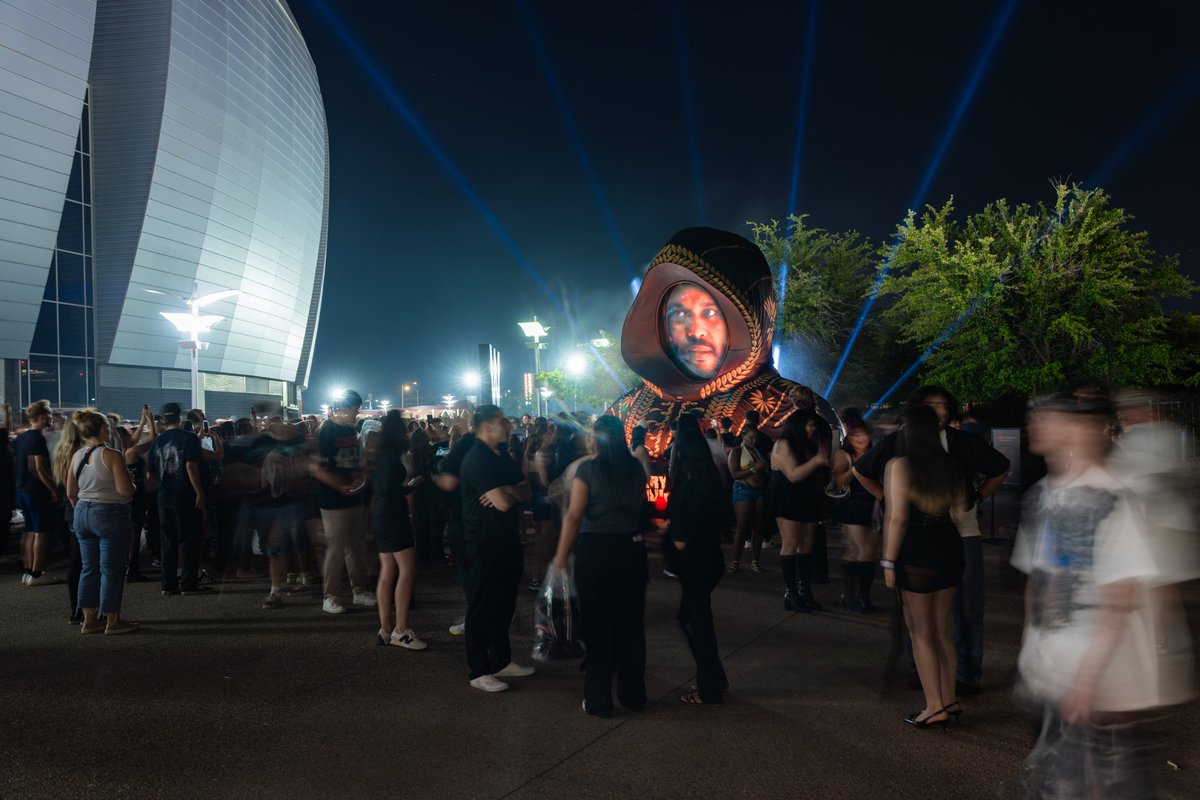 IHEARTCOMIX's tweet image. THANKS @EventMarketer for including The Mirror in FIVE THINGS TO KNOW THIS WEEK.
We're very proud of this one. #HurryUpTomorrow is in theaters NOW! #installations
eventmarketer.com/article/brief-…