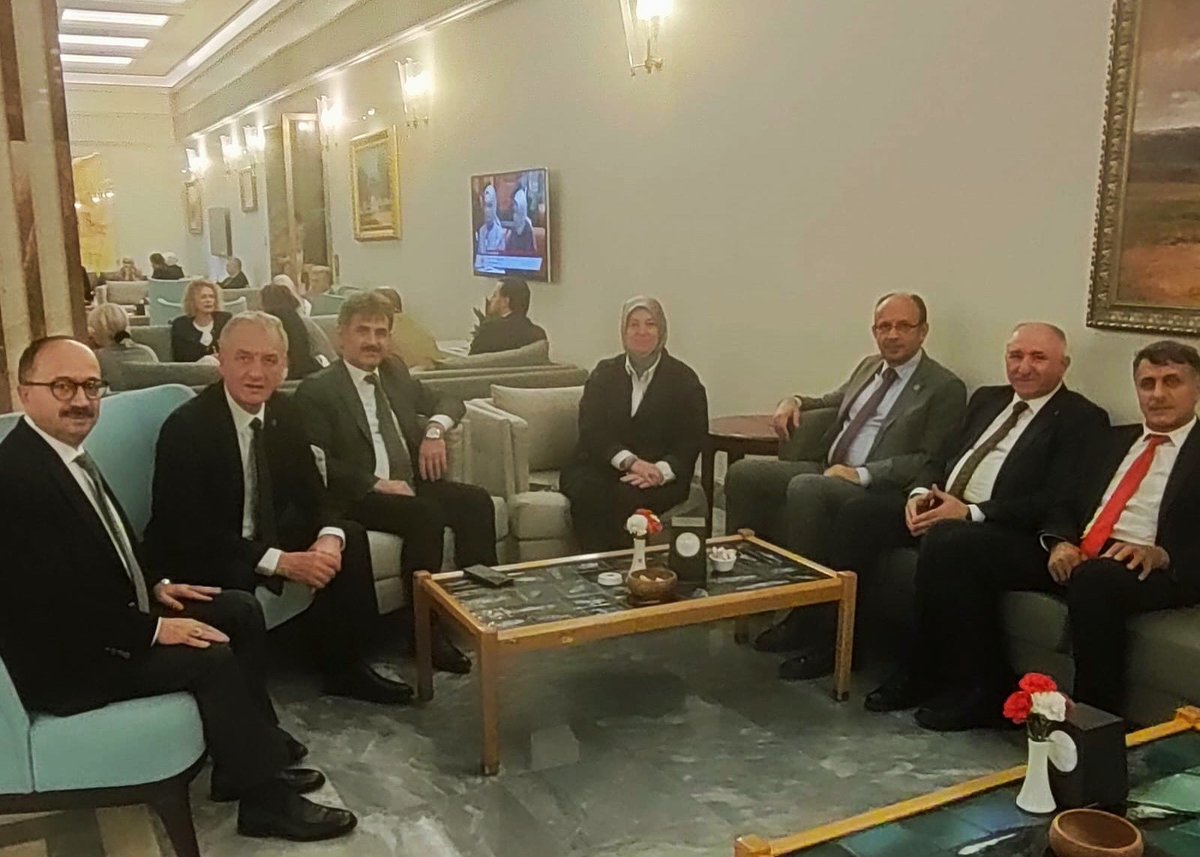 📍TBMM

Orhangazi önceki dönem İlçe Başkanımız Sn. Mustafa Kaya’ya, önceki dönem Orhangazi Belediye Başkanımız Sn. Neşet Çağlayan’a ve önceki dönem İlçe Yöneticimiz Sn. İsmail Özbey’e, Gazi Meclisimizde gerçekleştirdikleri nazik ziyaretleri için teşekkür ediyorum.