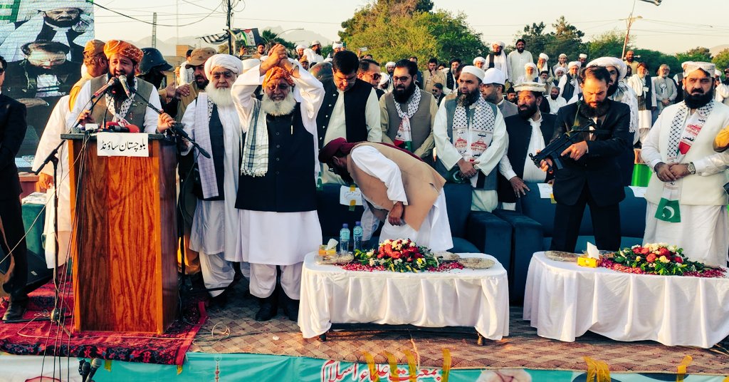 مولانا فضل الرحمان مدظلہ کا دو ٹوک پیغام!
"متنازع بل واپس نہ لیا گیا تو سڑکوں پر آئیں گے!"
اسلامی اقدار پر حملہ کسی صورت قبول نہیں!
#NationVoiceMaulana