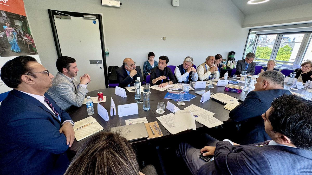 WBG_Education's tweet photo. #EWF25: @WWHGlobalEd &amp; @GEEAP_ side meeting.

🇵🇰 Pakistan’s Khyber Pakhtunkhwa province is ready to scale up the foundational learning smart buys through the Targeted Instruction Programme and achieve additional results. https://t.co/Dsw3YhHbaK