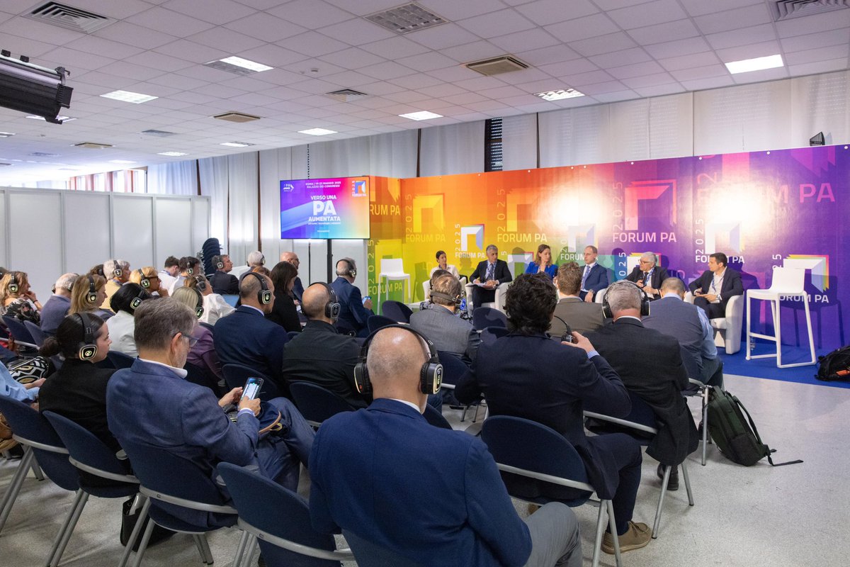 Francesco DiCostanzo (@fdicos10) on Twitter photo Giornate sempre ricche di partecipazione, approfondimento e confronto al Forum PA <a href="/FPA_net/">FPA - FORUM PA - A DIGITAL360 Company</a>
#pasocial10 #digitalepopolare Giornate sempre ricche di partecipazione, approfondimento e confronto al Forum PA <a href="/FPA_net/">FPA - FORUM PA - A DIGITAL360 Company</a>
#pasocial10 #digitalepopolare