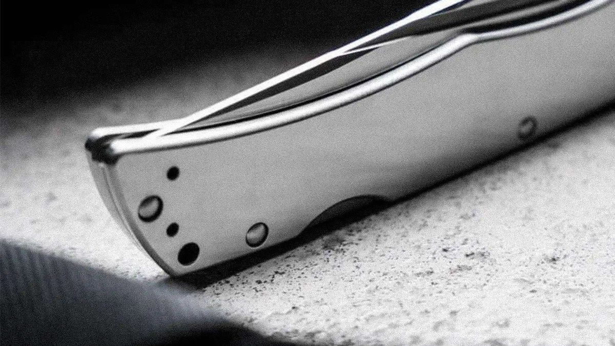 Developed in collaboration with a German hunting outfitter, the frill-free MEK is a minimalist masterpiece. gearpatrol.com/outdoors/boker…