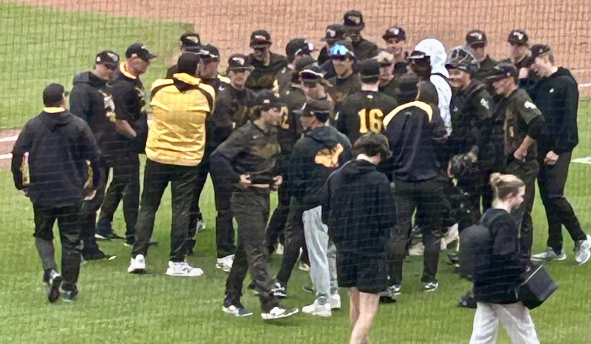 TravisLightle's tweet image. Another victory by @G_EastBaseball takes them back to Papillion South tomorrow morning at 10 AM. Good luck!