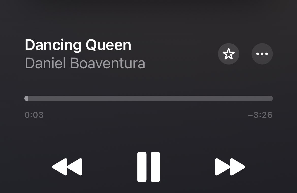 ClauBbpp's tweet photo. Siempre que sale esta canción recuerdo cuando bailaba con mami y decía que cuando me casara ella la bailaría conmigo… ahora solo puedo recordar como disfrutábamos la canción. https://t.co/7cpSeII8hG