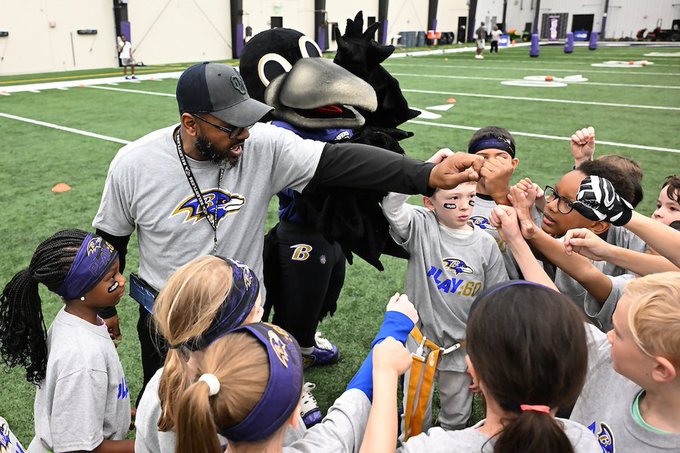 Ravens Community (@ravenscommunity) on Twitter photo Do you have a program that gets kids moving or eating better? We’ve got the funds to fuel fitness and fun!
The <a href="/Ravens/">Baltimore Ravens</a> PLAY60 Grant is now open for nonprofits that promote physical fitness and nutrition education‼️
To learn more and apply, visit:
baltimoreravens.formstack.com/forms/play60gr… Do you have a program that gets kids moving or eating better? We’ve got the funds to fuel fitness and fun!
The <a href="/Ravens/">Baltimore Ravens</a> PLAY60 Grant is now open for nonprofits that promote physical fitness and nutrition education‼️
To learn more and apply, visit:
baltimoreravens.formstack.com/forms/play60gr…