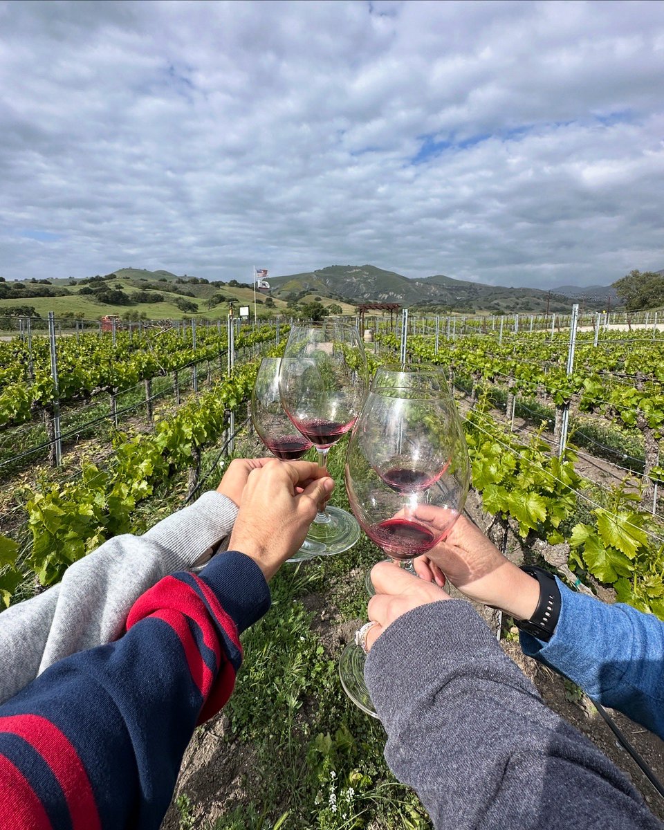 Growing up with my mom as 1 of 7 sisters, and 17 Italian cousins who are basically best friends, family has always been at the heart of my life. So, for our 40th birthdays, I wanted to take 3 of my Chicago cousins to one of my favorite hidden gems: #SantaMariaValley.