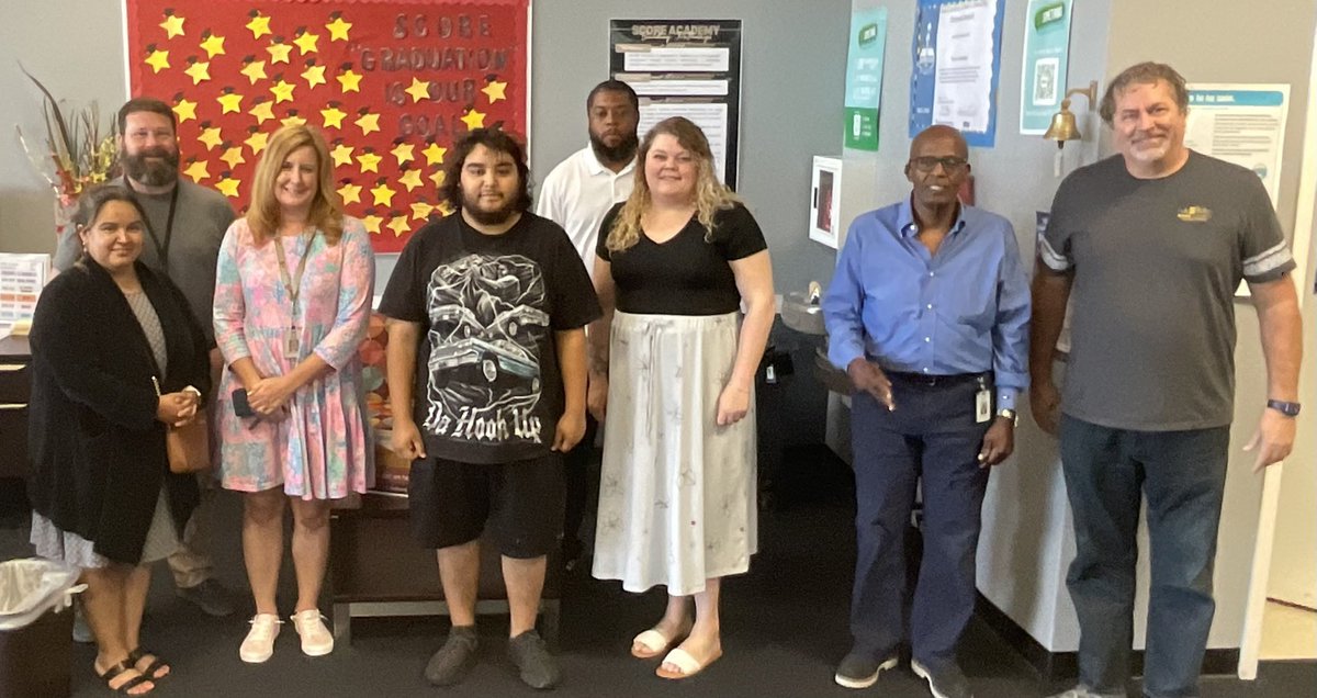 Mr. Robinson tweet media