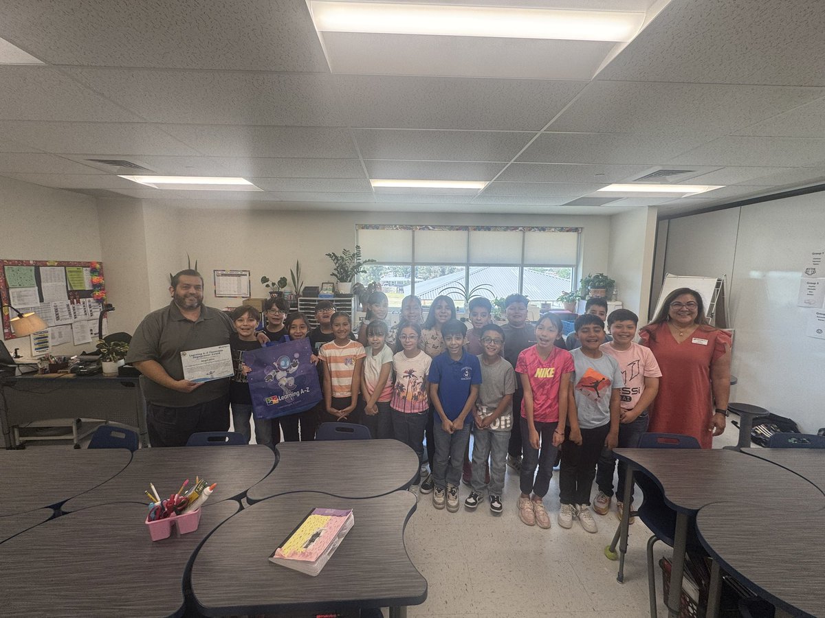 ARCIS_YISD's tweet photo. 🫶Scotsdale Cadets earn a recognition from Learning A-Z. 4th Grade Teacher Sergio Silva and classroom scholars are honored with an engagement award. 📚Kudos on supporting reading instruction. At Scotsdale…#CadetsExcel https://t.co/72B7tAaD5I