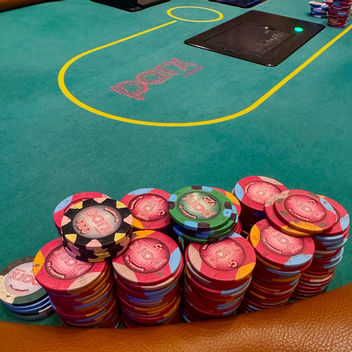 Poker Mel tweet media