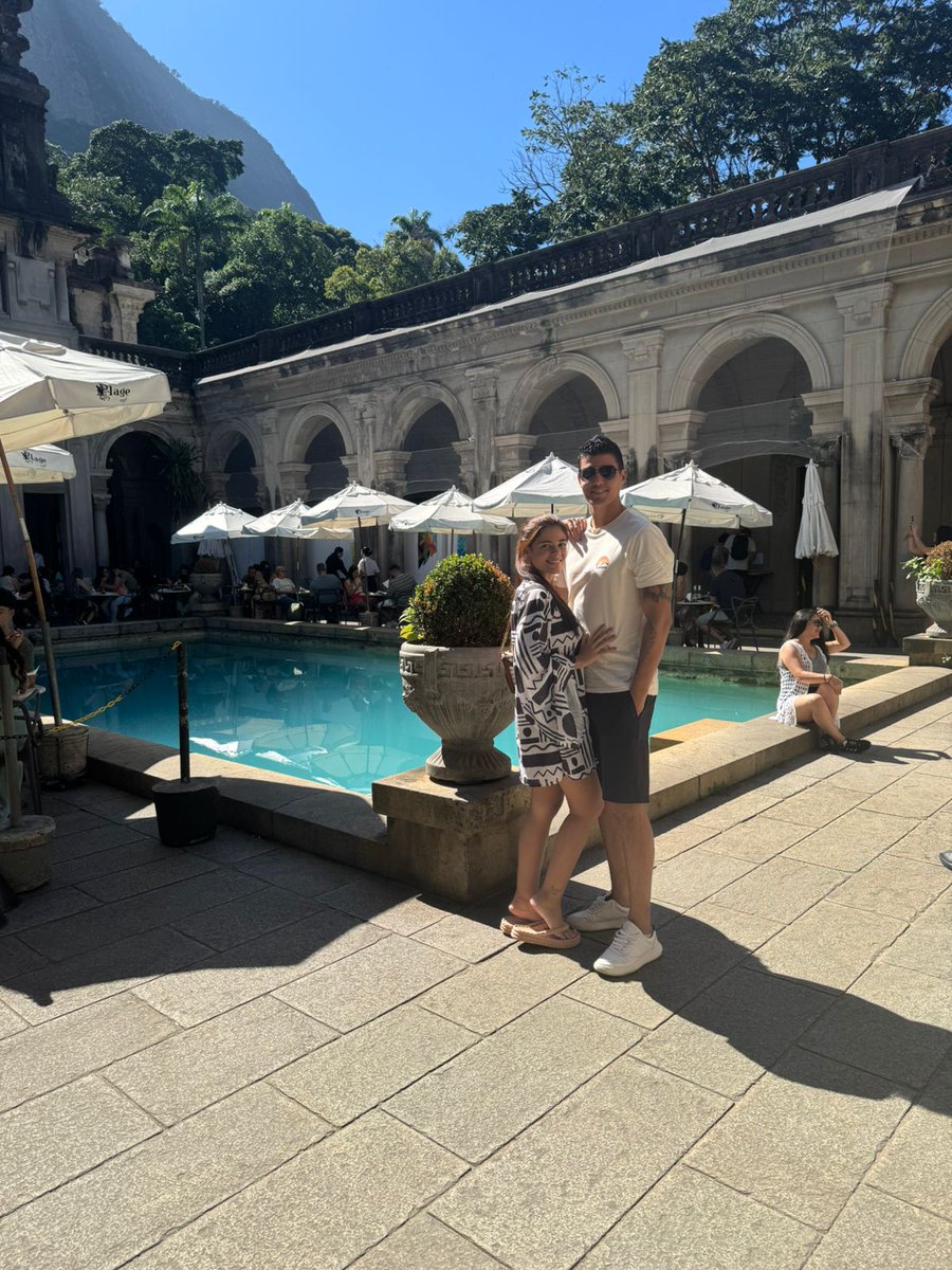DouGlaS_92's tweet photo. Rolezinho com elas ❤️

📍Parque Lage https://t.co/AfXT4Yd9YN