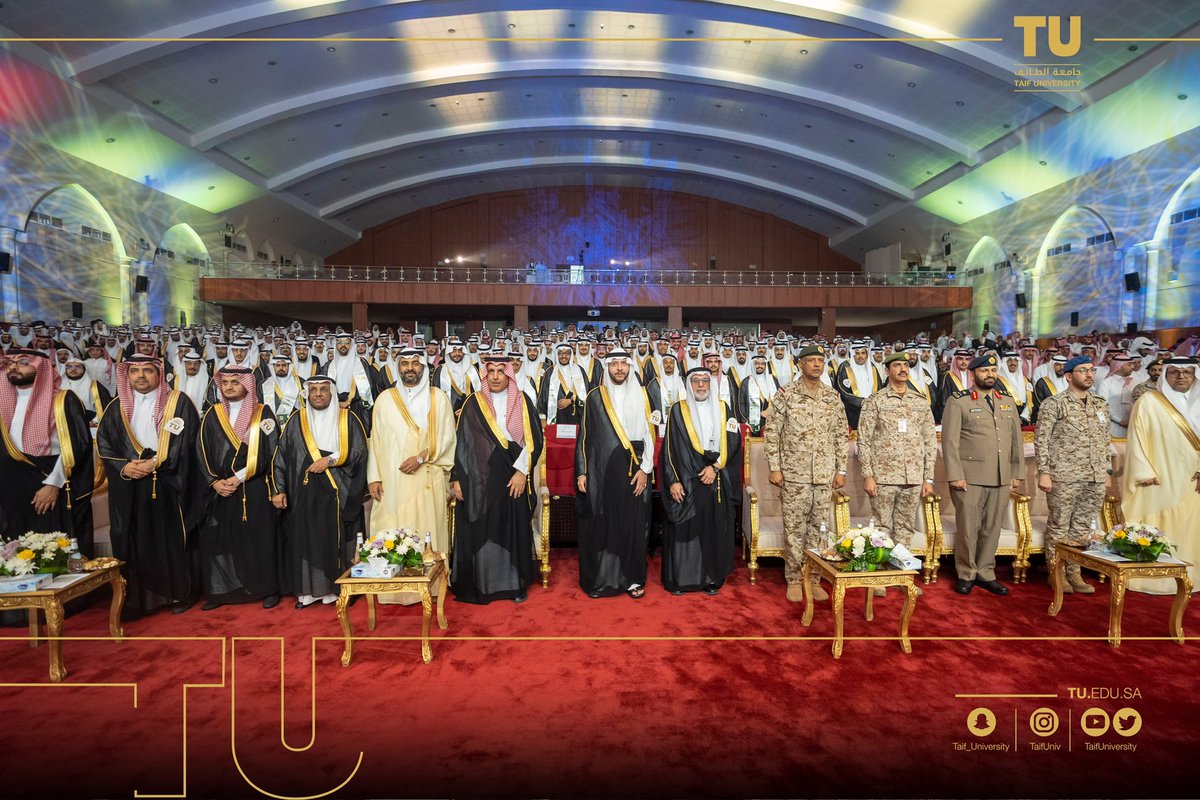 نيابةً عن مستشار خادم الحرمين الشريفين أمير منطقة مكة المكرمة صاحب السمو الملكي الأمير خالد الفيصل بن عبدالعزيز؛ شرّف صاحب السمو الملكي الأمير سعود بن نهار بن سعود بن عبدالعزيز – محافظ الطائف – حفل تخريج الدفعة (21) من طلبة #جامعة_الطائف؛ والبالغ عددهم (10,808) خريجاً وخريجة في