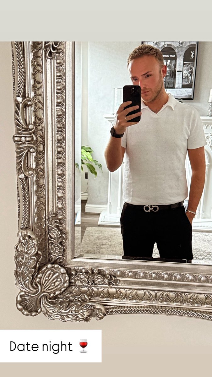 LMHOWARTH_'s tweet photo. Date night ready 🍷 

#gayuk #datenight #mirrorselfie https://t.co/IBOfQCDelu