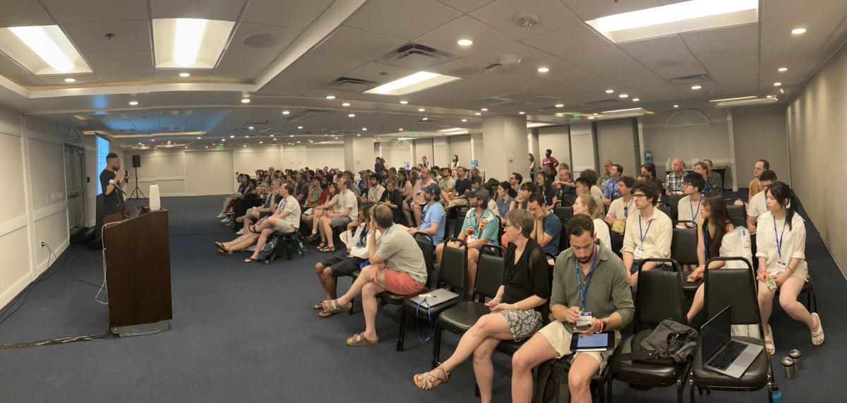 packed house for #phivis2025!