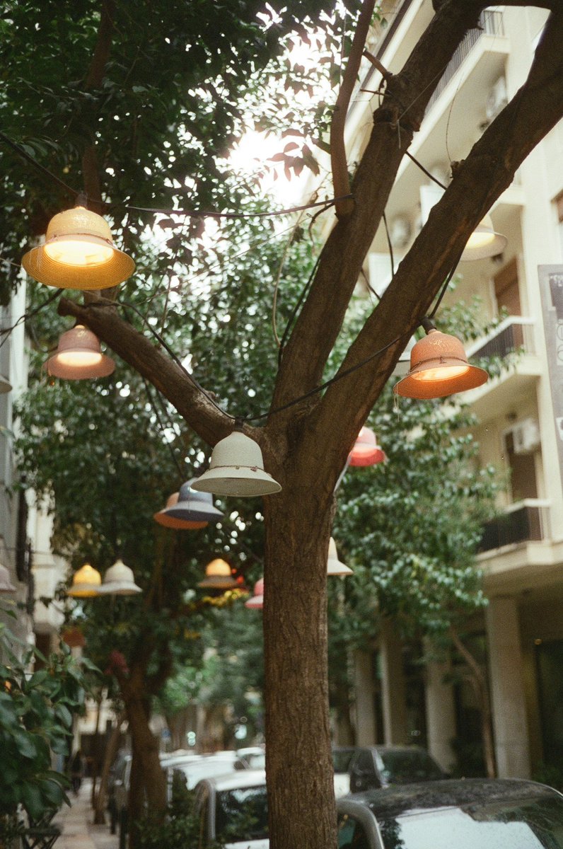 mosesellermann's tweet photo. Analoge Bilder aus #Athen auf Cinestill 400d mit der #MinoltaCLE 🏛️🥷 https://t.co/ME8KPZzFPe