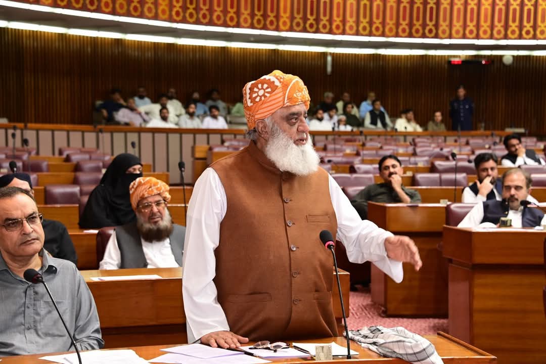 دو ٹوک موقف۔
اسلامی تشخص پر حملہ ناقابل قبول ہے !
"ایسے قوانین سے قوم کو تقسیم کرنے کی سازش کی جا رہی ہے!"
#NationVoiceMaulana
#NationVoiceMaulana