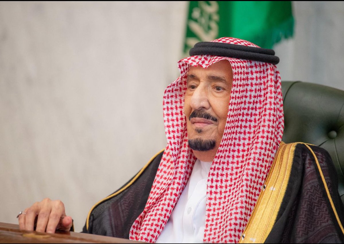 D__________A__'s tweet photo. حي ذا الشوف ابونا جعل عمرك طويل  جعني افدا وجهك ❤️ https://t.co/qTCPfZNLvU